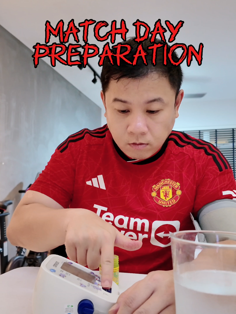Only 4th game of the season.. Why so hard?!? #manchesterunited #manchester #football #epl #footballtiktok 