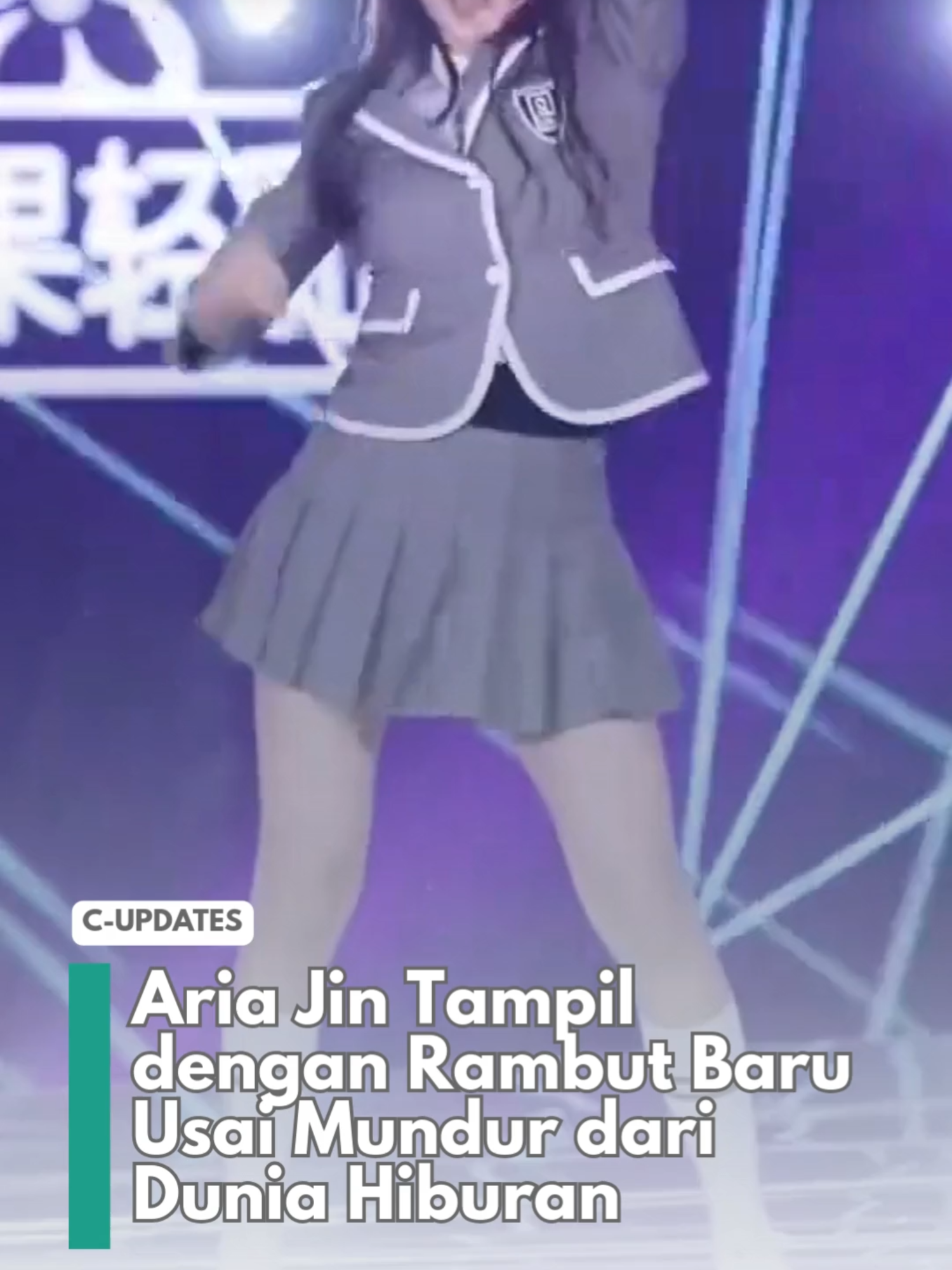 Aria Jin Tampil Perdana dengan Rambut Baru Usai Mundur dari Dunia Hiburan Aktris dan penyanyi Aria Jin Zihan baru-baru ini membagikan potret dirinya dengan rambut cepak. Ia menulis bahwa rambutnya akan cepat tumbuh lagi dan meminta para penggemar tidak perlu khawatir. Jin Zihan juga mencoba wig baru dan merasa hasilnya cukup bagus. Sebelumnya, pada 8 April, Jin Zihan mengejutkan publik dengan mengumumkan bahwa ia resmi keluar dari dunia hiburan. Baca selengkapnya: https://overseasidol.com/aria-jin-tampil-perdana-dengan-rambut-baru-usai-mundur-dari-dunia-hiburan/ #ariajin #jinzihan #smentertaiment #金子涵 #yuehua