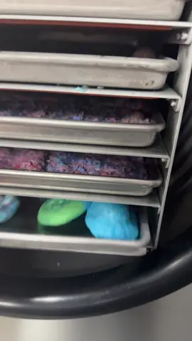 Happy Friday, Bestie. Get your orders in the shopping cart.#freezedriedcandy #sourblueraspberry #taffy #cottoncandy #gringasrimdips 