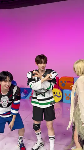 좀 더 끝까지 yeah, yeah, yeah🤟 #명재현 #성한빈 이 있잖아 난💙 SUNMI Digital Single 【BLUE!】 🎧 lnk.to/SUNMI_BLUE #선미 #SUNMI #BLUE #BOYNEXTDOOR #보이넥스트도어 #JAEHYUN #ZEROBASEONE #제로베이스원 #SUNGHANBIN @BOYNEXTDOOR @ZEROBASEONE 