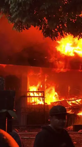 kondisi terkini rumah dinas (depan DPRD Jabar) #bandung #rumahdinas #acab #dprdjawabarat #demo 