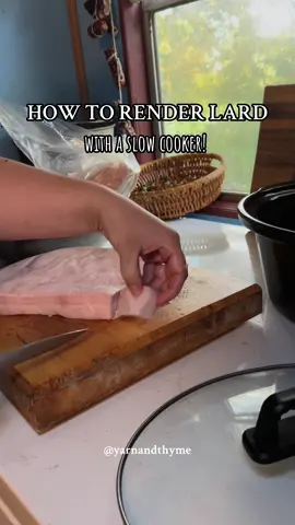 How to render lard in a slow cooker! 🐖🥓 #homesteading #canningandpreserving #canningtiktok #canningtok #homesteadlife 