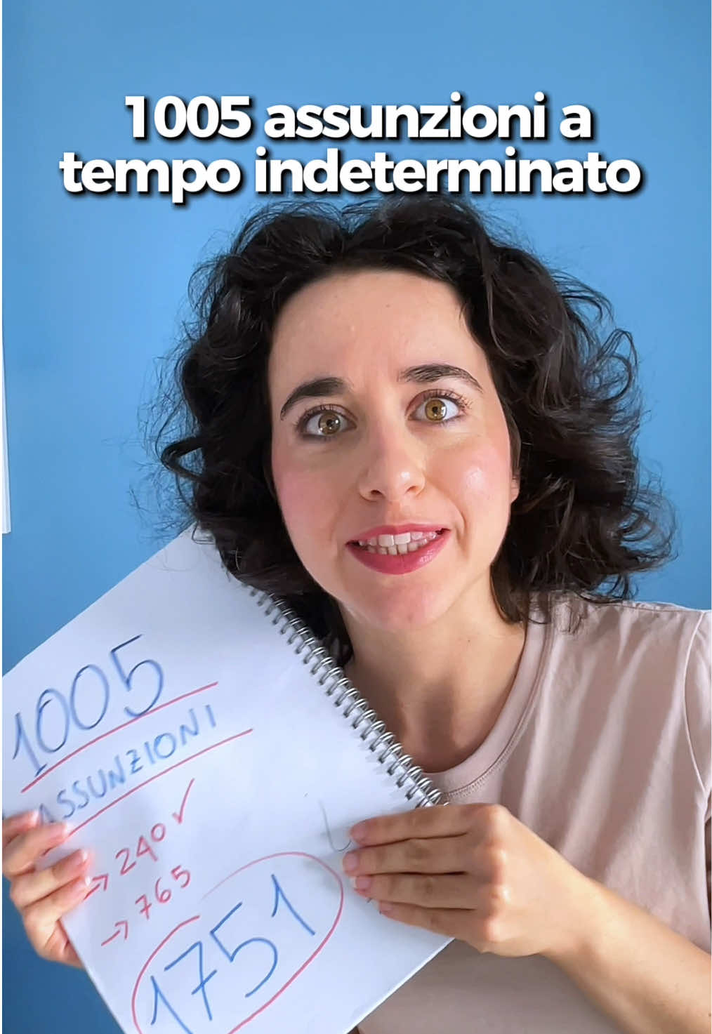 Sono in arrivo 1.005 assunzioni a tempo indeterminato per educatori dei nidi e insegnanti della scuola dell'infanzia! • 240 sono gia partite nel 2025 • 765 entro fine anno 🎯 Obiettivo: stop al precariato nel settore 0-6 anni e garantire maggiore qualità nei servizi educativi di Roma Capitale 👉🏻 Con queste, si sale a 1.751 assunzioni dal 2022 a oggi e nel 2026 si attende un nuovo concorso pubblico! 🎓Requisiti? Ancora non ufficiali ma probabilmente serviranno titoli in • Scienze dell'Educazione • Scienze della Formazione Salva questo reel, tagga chi vuole lavorare nel pubblico e seguici per tutti gli aggiornamenti! #concorso #concorsi #concorsipubblici #scuola #asilo #insegnanti #romacapitale