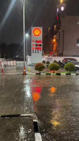Rain #fyp #klebus #guyonwaton #shell #shellindonesia 