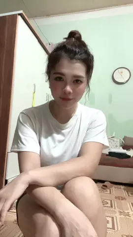Ai làm em khóc??? 