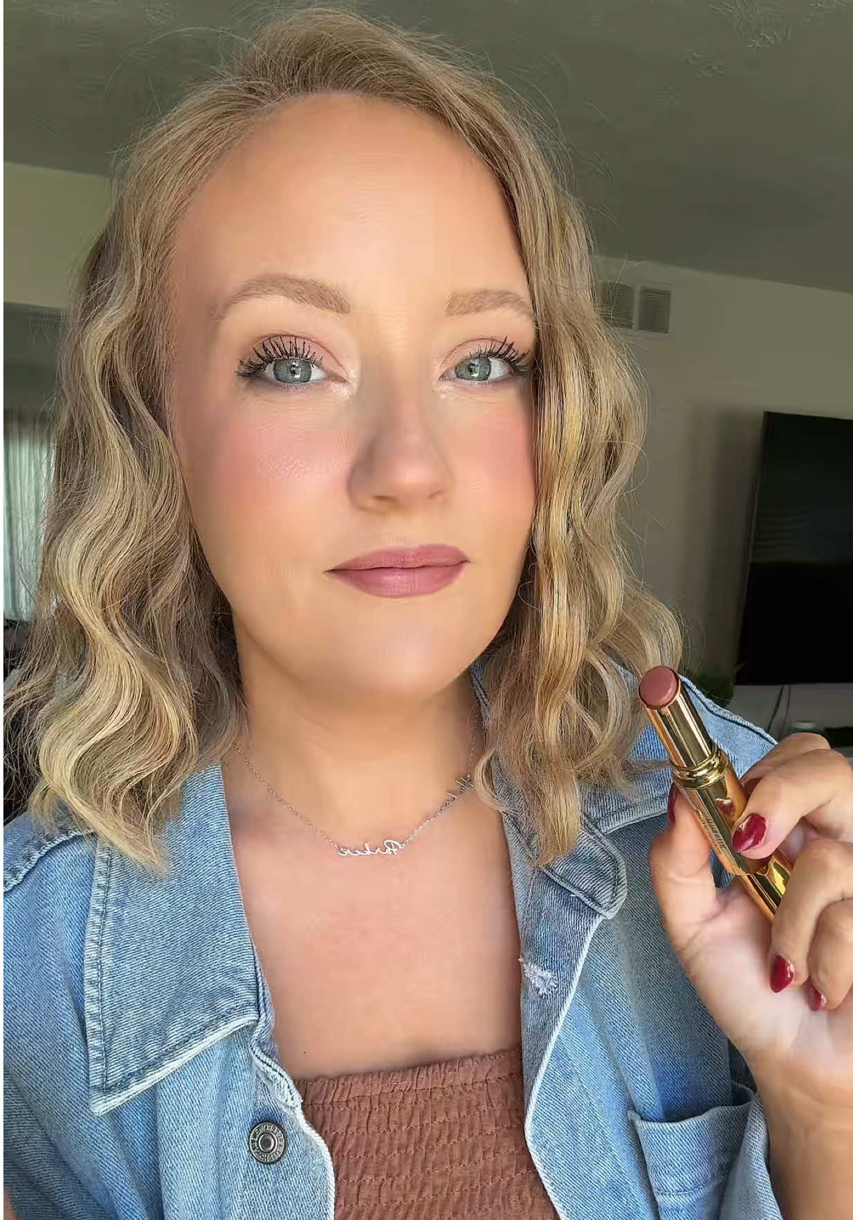 wearing the shades sassy spice + cocoa notion 🤎💋#laurageller #lauragellerbeauty #lipbalm #tiktokshoplabordaysale #lipstick   @Laura Geller Beauty 