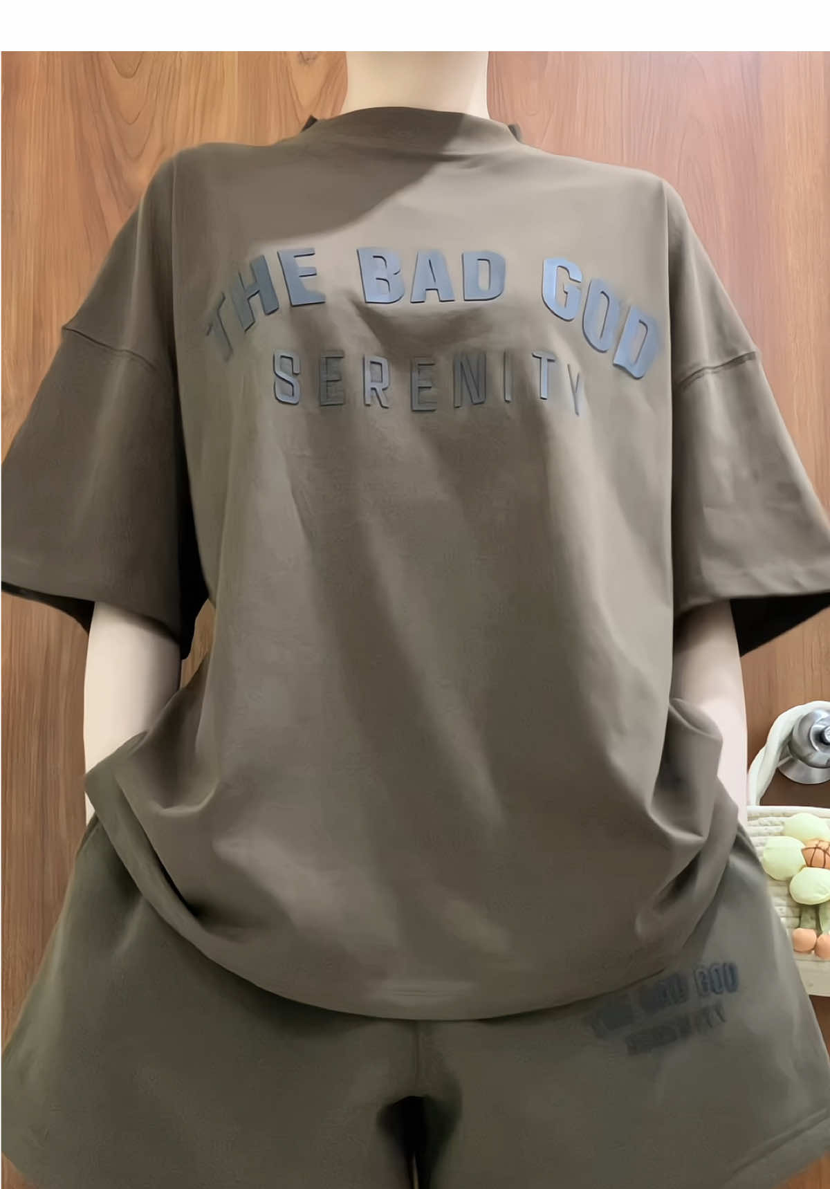 Vừa mặc set này xem Mưa đỏ về luôn ó #thebadgod #setdoni #setaoniquandui #setdonam #reviewthoitrang 