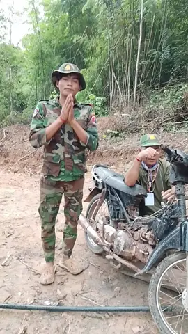 😭បានត្រឹមអាណិតតែមិនអាចជួយអីបាន បើក្រកដូចគ្នាបងប្អូនជួយពួកគាត់ផង🙏🙏🙏