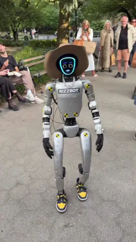 #RIZZ BOT STANDIN ON BIHNESS!🤣🦾🤖 #robot #robotics #nyc #irobot 