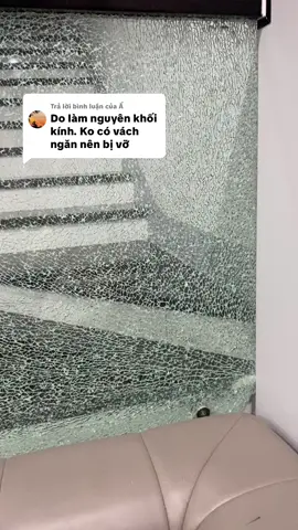 Trả lời @Ẩ đây là hiện trạng sau khi kính nổ. Mẹ cháu giải oản cho cháu luôn ạ 😅