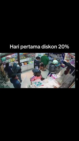 Hari pertama nih amanda brownies blauran diskon 20%🥳🥳tunggu apa lagi kaliannn cus cap cuss besok terakhir nih promonya segera yuk merapat di tanggal 29-30agustus 2025🤩  mau cari oleh-oleh amanda brownies di surabaya . Bisa mampir Nih di outlet kami di Jl Blauran no 62 (Depan Gedung Empire). Selalu ready all stock 😍✨ Pemesana jumlah besar Bisa hubungi via wa 📲081553395758 #blauran #amandabrownies #amandablauran #browniesjatim #amandabrownies     --------------------------------                       