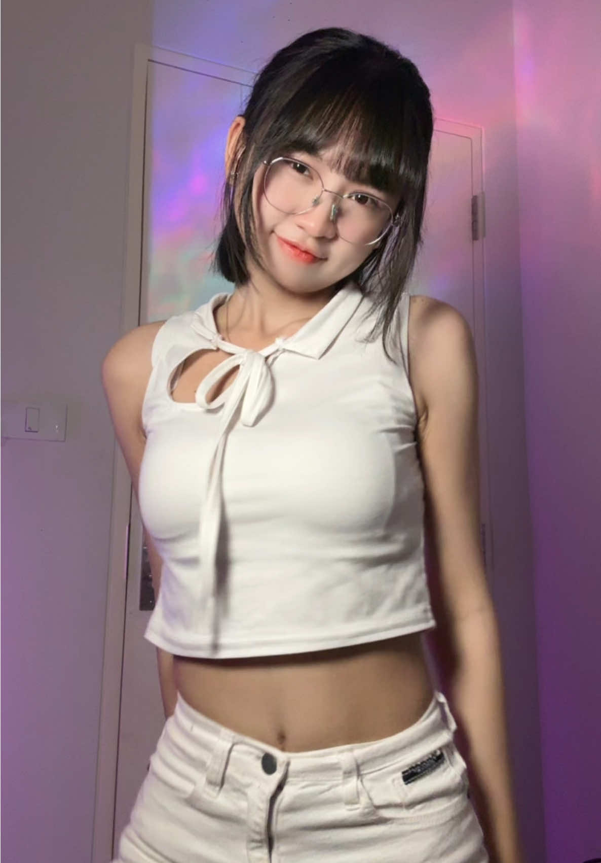 😼