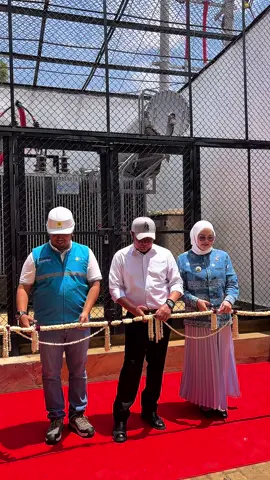Peresmian automatic voltage regulator ( AVR) 10MVA PLN dalam rangka perbaikan tegangan pelayanan pelanggan dan kunjungan ke pos bantuan hukum bersama gubernur sumatera selatan. Di desa siju kecamatan rambutan, kamis (26/8).