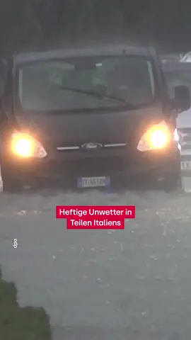 In Italien haben Unwetter rund um den Gardasee große Schäden angerichtet. Menschen wurden nicht verletzt, der Sachschaden ist aber gewaltig. #rtlaktuell #redaktion