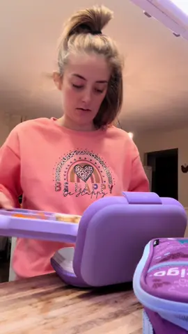 Happy Friday! 🥳🥳 #school #grwm #lunchbox 