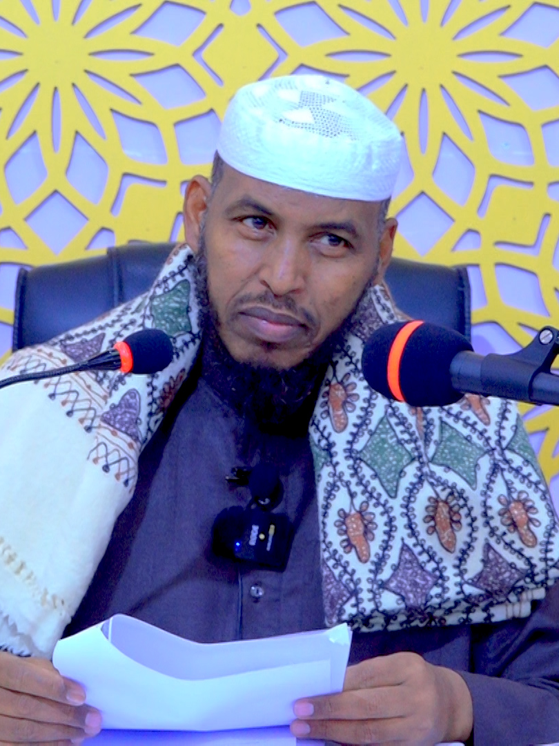 Sheekh Bashiir Salaadka Xamar jooga Muxuu Amiir idiinku yahay Ictisaamka Hargaysa joogow?
