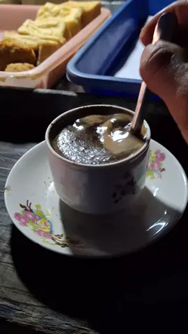 ngopi sek wo karo ngayal #ponorogomalamhari #dangdutviraltiktok #kopidangdut 