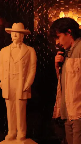 you’ll never guess who that’s a statue of #standup #comedy #fyp 