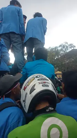 demo ojol dan mahasiswa di Polda riau #demoojol #gojekindonesia #gojekpku #fyp #kgmp 