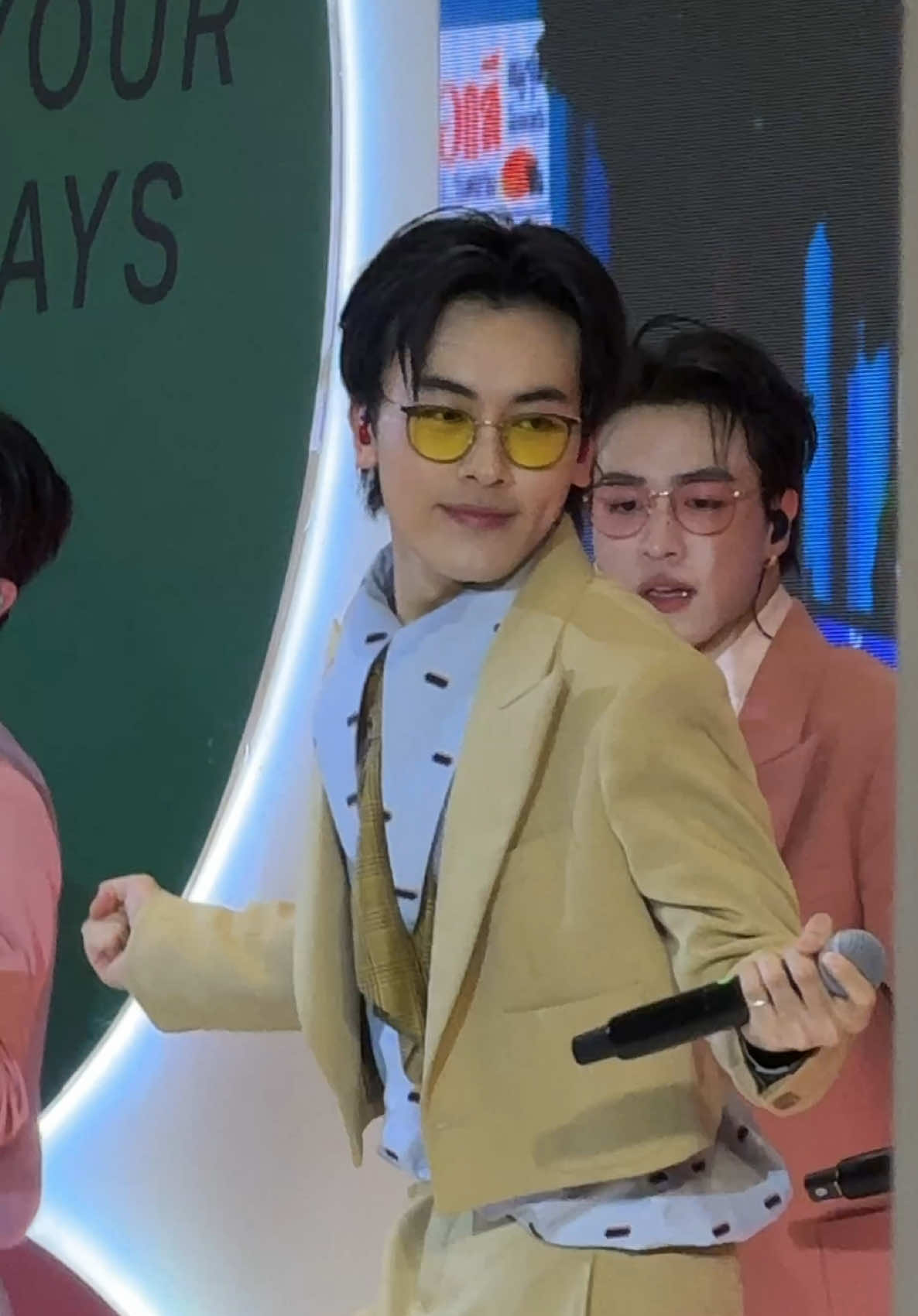 แว่นมานี่มา @joyb  #OWNDAYSColorYourDaysxPROXIE #PROXIEth #PROXIEGorn 