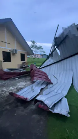 Allah menguji hamba2nya bukan sebab benci tapi supaya kita ni sentiasa mengingatkan dia..Allahu akbar.. #musibah2025  #Labuan  #disaster 
