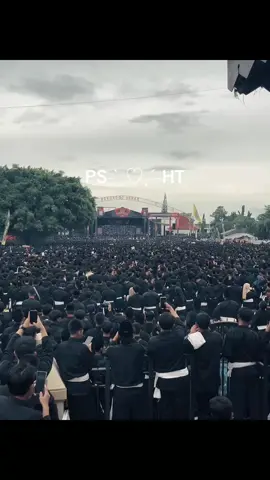 Beranggotakan lebih dari 80jt warga PSHT,Jika ibu Pertiwi, tanah air memanggil kami siap turun ke jalan demi sebuah keadilan di negeri ini,, #keadilansosialbagiseluruhrakyatindonesia  #psht  #pshtpusatmadiun  #pshtindonesia22  #pshtjaya  #saveojol  #indonesia🇮🇩 