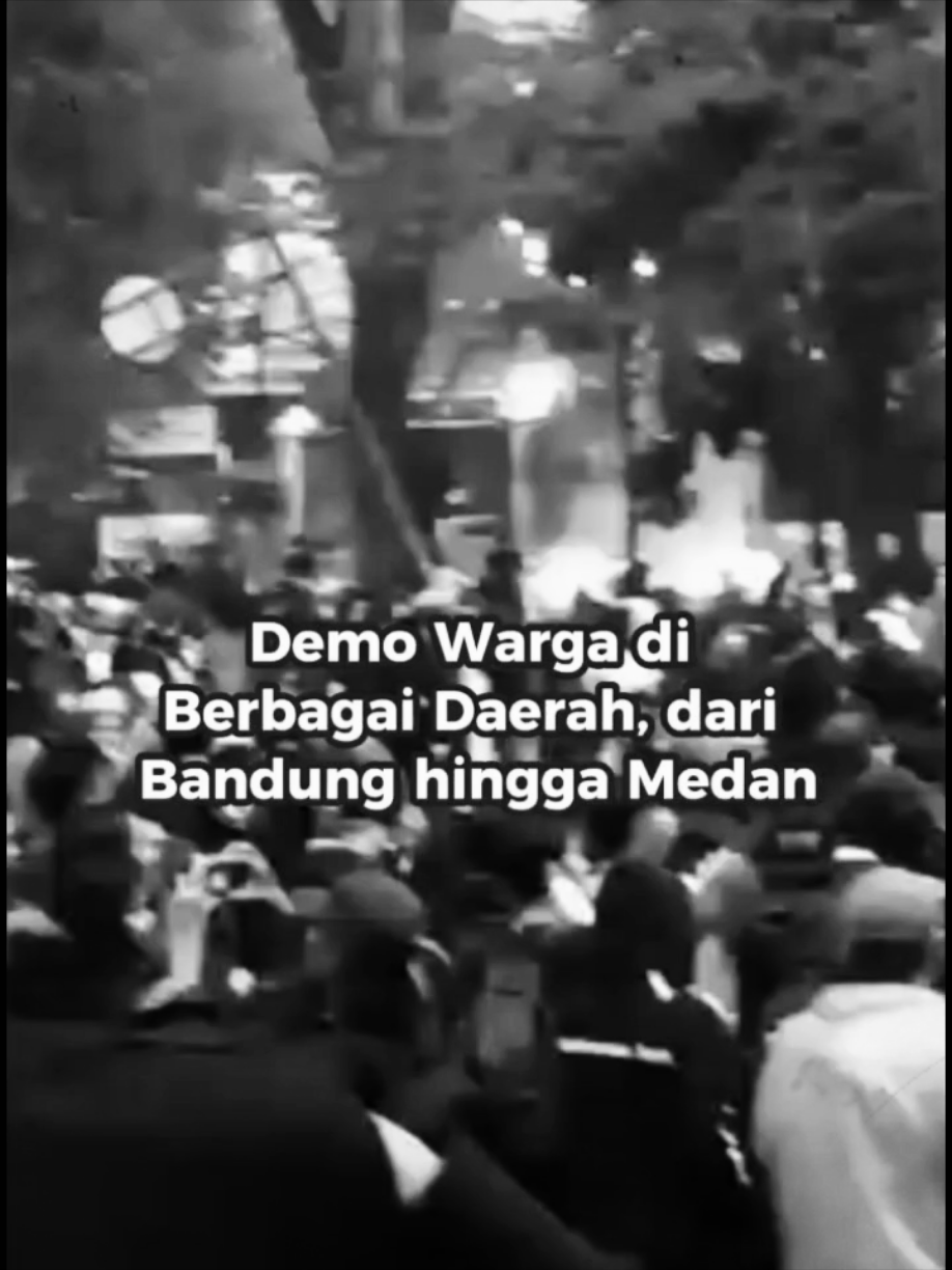 Demo hari inihhhh terjadi di berbagai kota.dan sebagian byk yg chaos Rakyat dibenturkan sama aparat...... Sedangkan para Pejabatnya asikkk berjoget #IndonesiaGelap #dprbubar #chaos #rakyat #aparat #fyppppppppppppppppppppppp #viral #tren #fyp 