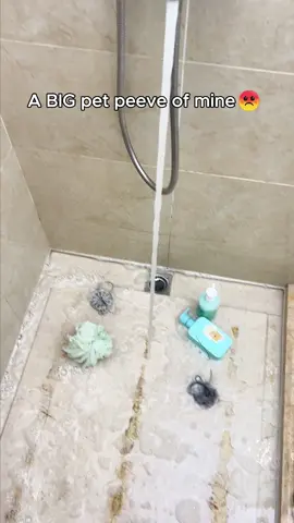 Do you guys have the same issues with your pipes? Do they need a good cleaning? #liapu #pipes #uncloggingdrains #draiin #TikTok 