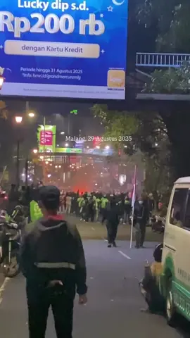 Stay save kalian semua yang turun kejalan🫡🥀  #acab 