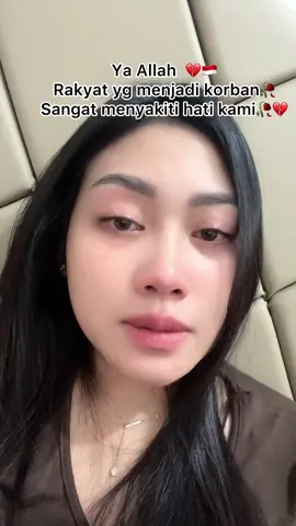 Ya Allah berikanlah keadilan dan perlindunganmu untuk negeri ini Ya Allah 🇮🇩🙏🏻 stay safe buat para hero kita disana yg lagi mewakili kami untuk memperjuangkan keadilan di negeri ini, doa kami menyertai