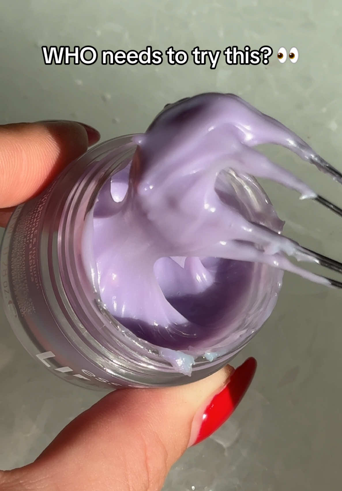 When you love your lip mask so much you start treating it like a 5-star dessert 👩‍🍳✨ #LipSwirl #essencecosmetics #lipmask #lipswirlcaringmask #ASMR 