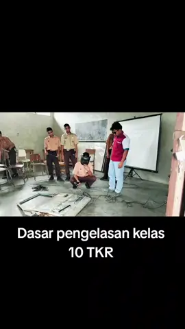 Dasar pengelasan kelas 10 TKR #smk #teknik #parlilitan #humbanghasundutan 