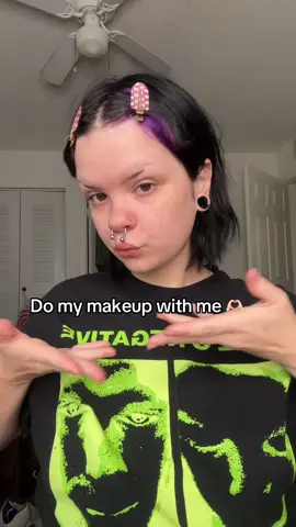 Grwm makeup :) #tinyfairygirl #trending #makeup #grwm #viral 