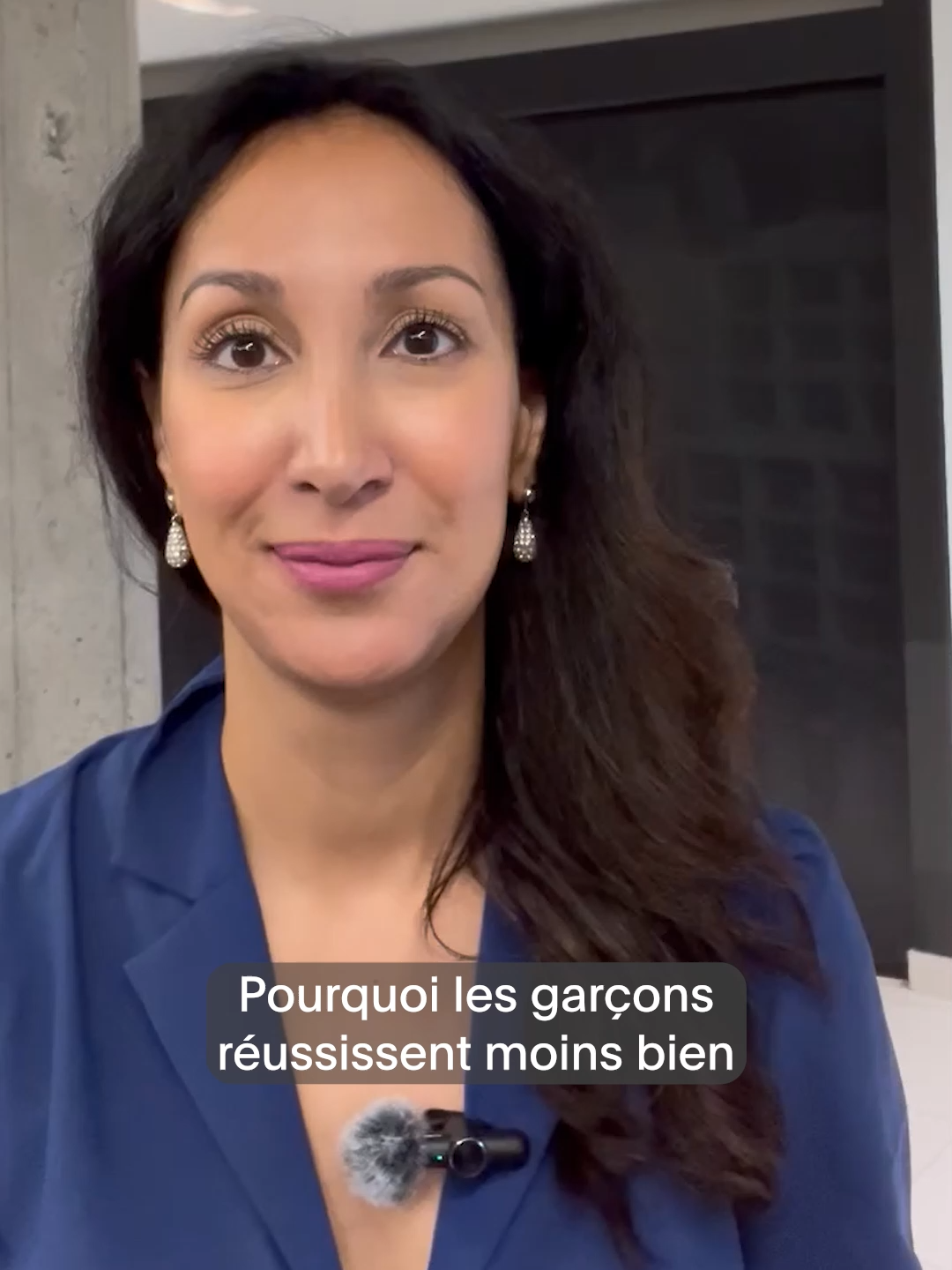 Pourquoi les garçons réussissent moins bien que les filles à l'école? Et surtout, qu'est-ce qu'on peut faire? Marwah Rizqy explore cette question trop souvent mise de côté dans notre nouveau documentaire L'écart silencieux, réalisé par Flavie Payette-Renouf, à voir en ligne sur savoir.media dès le 4 septembre et en ondes le 11 septembre à 20h. Mettez-vous un rappel tout de suite 😉 #savoirmedia #marwahrizqy #documentaire #québec #école #quebectok #quebectiktok #tiktokquebec #échecscolaire #garçons #filles #réussitescolaire #décrochagescolaire #diplome