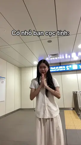 nhìn v chứ hiền 🤣