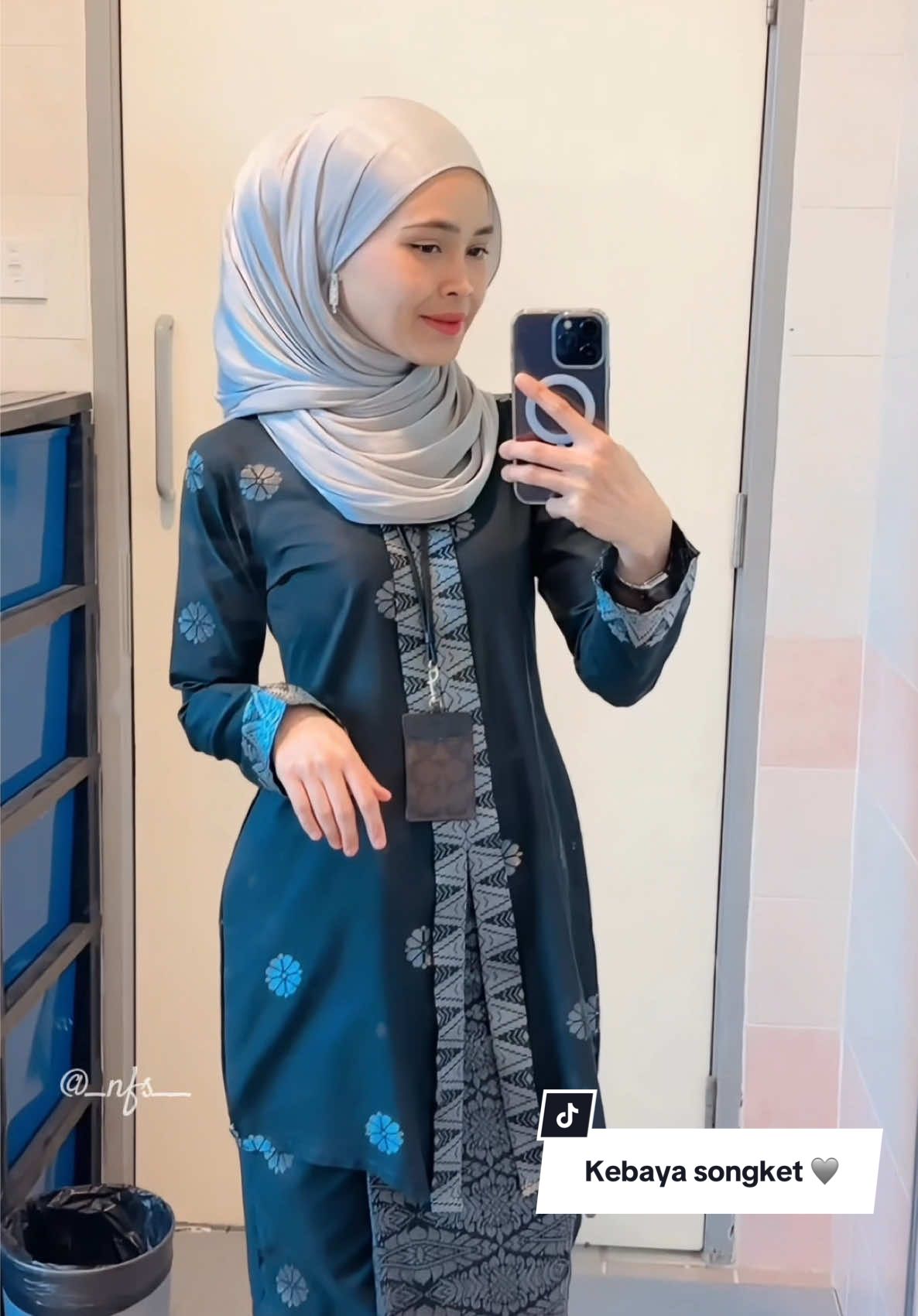 Cantik sangat kebaya songket ni ❤️✨@Carlanisa #kebaya #kebayasongket #kebayamurah #kebayatradisional #kebayasongkettenun 