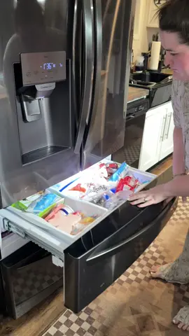 Just a realistic and chaotic morning routine. #morningroutine #momlife #realisticmorningroutine #asmr #packlunchwithme 