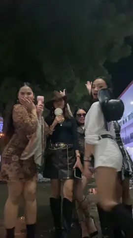 #acquaintanceparty2025 #coachellaoutfits ✨✨
