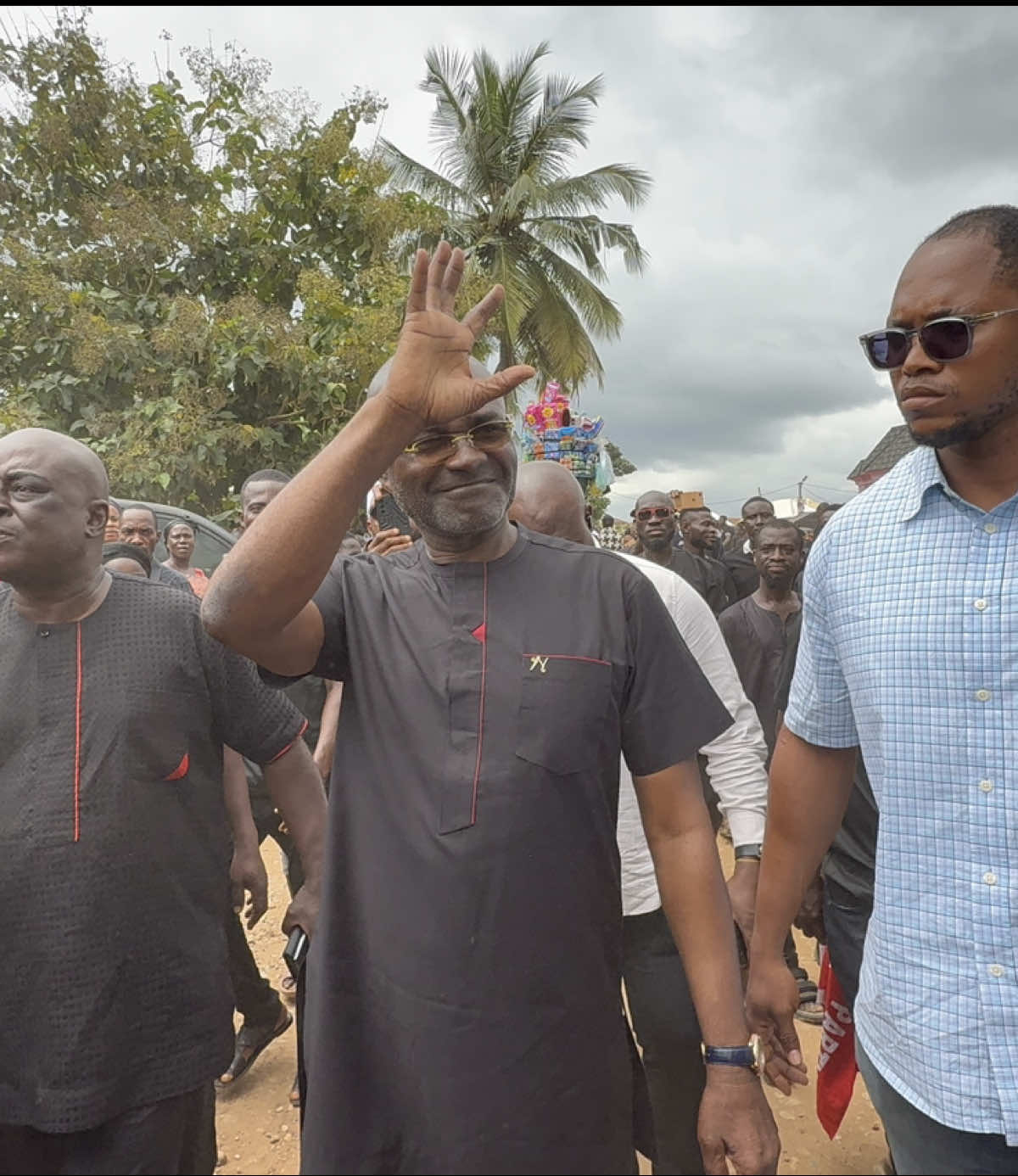 Live update 🚨Hon. Kennedy Agyapong style arrival at the Hon. Ernest Yaw Kumi One week observation at Akyem Wenchi #fyp #globalwatchtv #2025osuhomowo #シ゚viralシfypシ゚ #シ゚viralシfypシ゚ #viralvideo #Nokennovote #nokennovote #trending #streetcrown #shattawalenima #