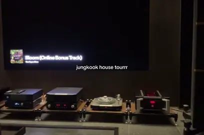 oooh mysterious #jungkook #jklive #weverselive #housetour #btslive 