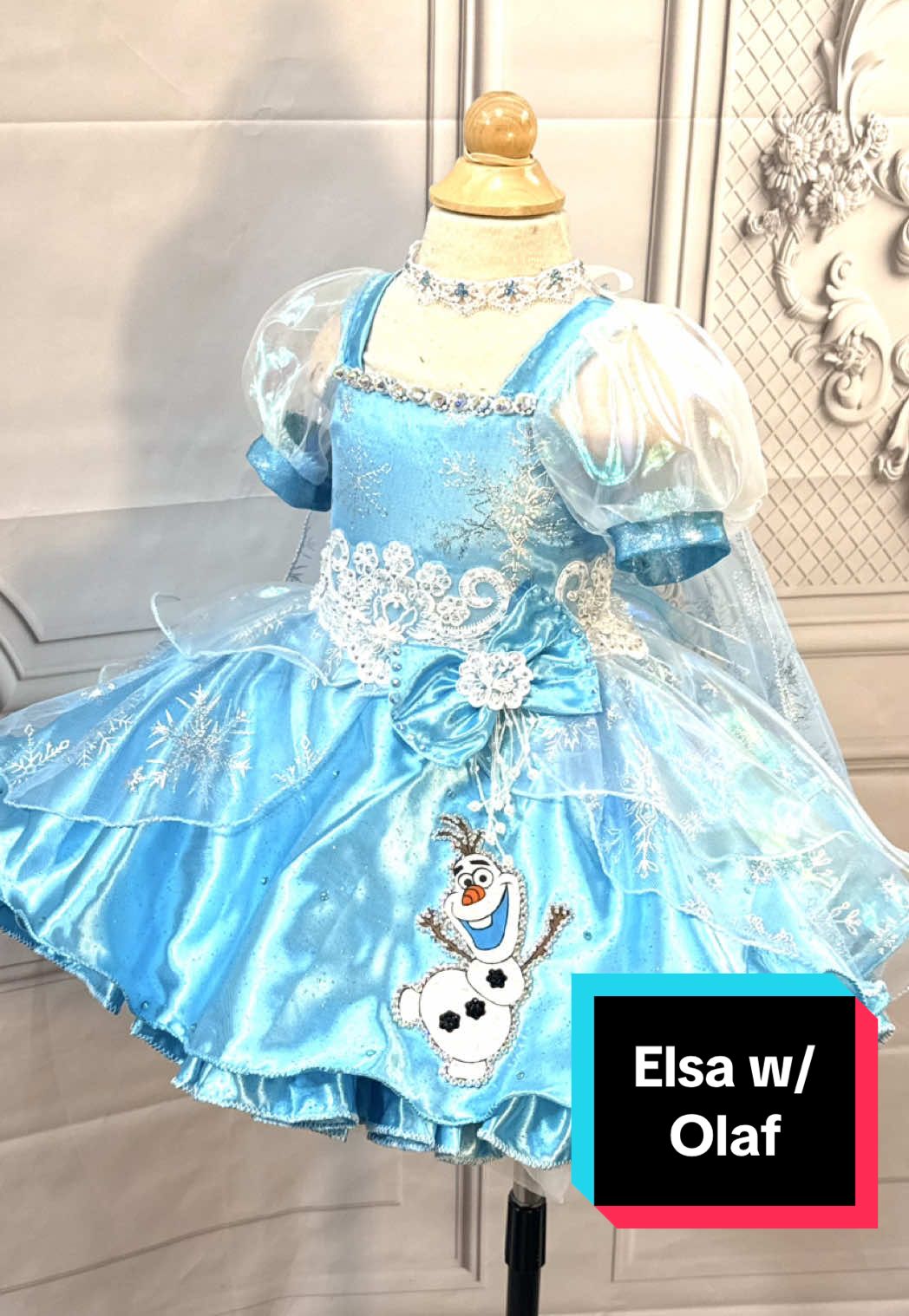 Elsa with Olaf💙 #designsbybeth #costumedesigner #pageant #frozen #costume 