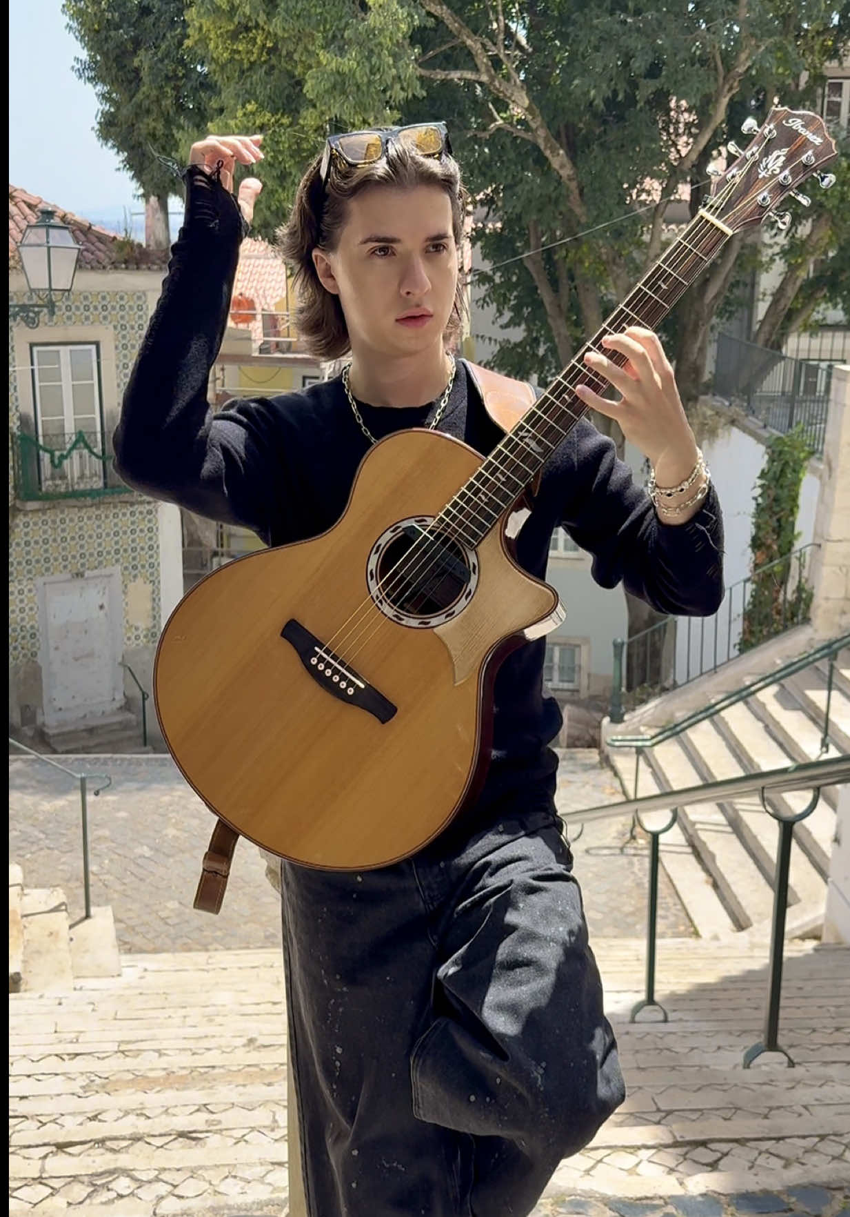 This took so many tries I had a heat stroke… #guitar 