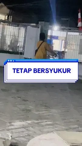 dunia sekerqs ini untuk anak seusia dia 🥺#fypage #pelajaranhidup #anakrantau #anakkeciljualan 