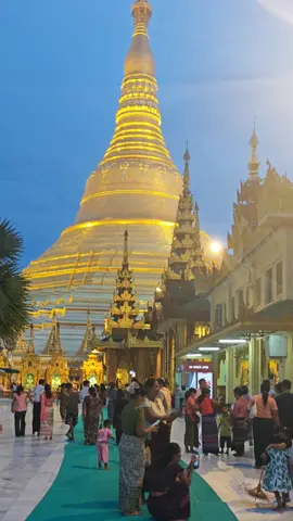 Night view of Shwedagon pagoda🙏 #shwedagon #buddha #yangon #myanmartiktok🇲🇲🇲🇲 #viral 
