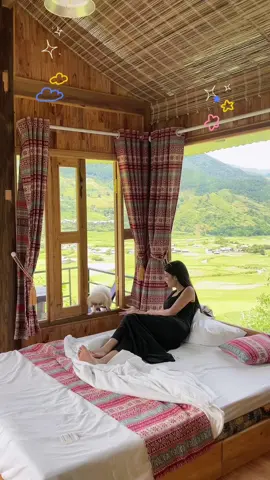 Một homestay chữa lành với view 3 mặt kính ngắm trọn Thung lũng Khau Phạ.  Sáng ngắm mây trôi là là trên đỉnh núi Trưa, chiều ngắm lúa và những cánh dù hạ từ đỉnh đèo Khau Phạ 🪂🌾 #khaupha #itthai #mucangchai #homestay #chualanh 