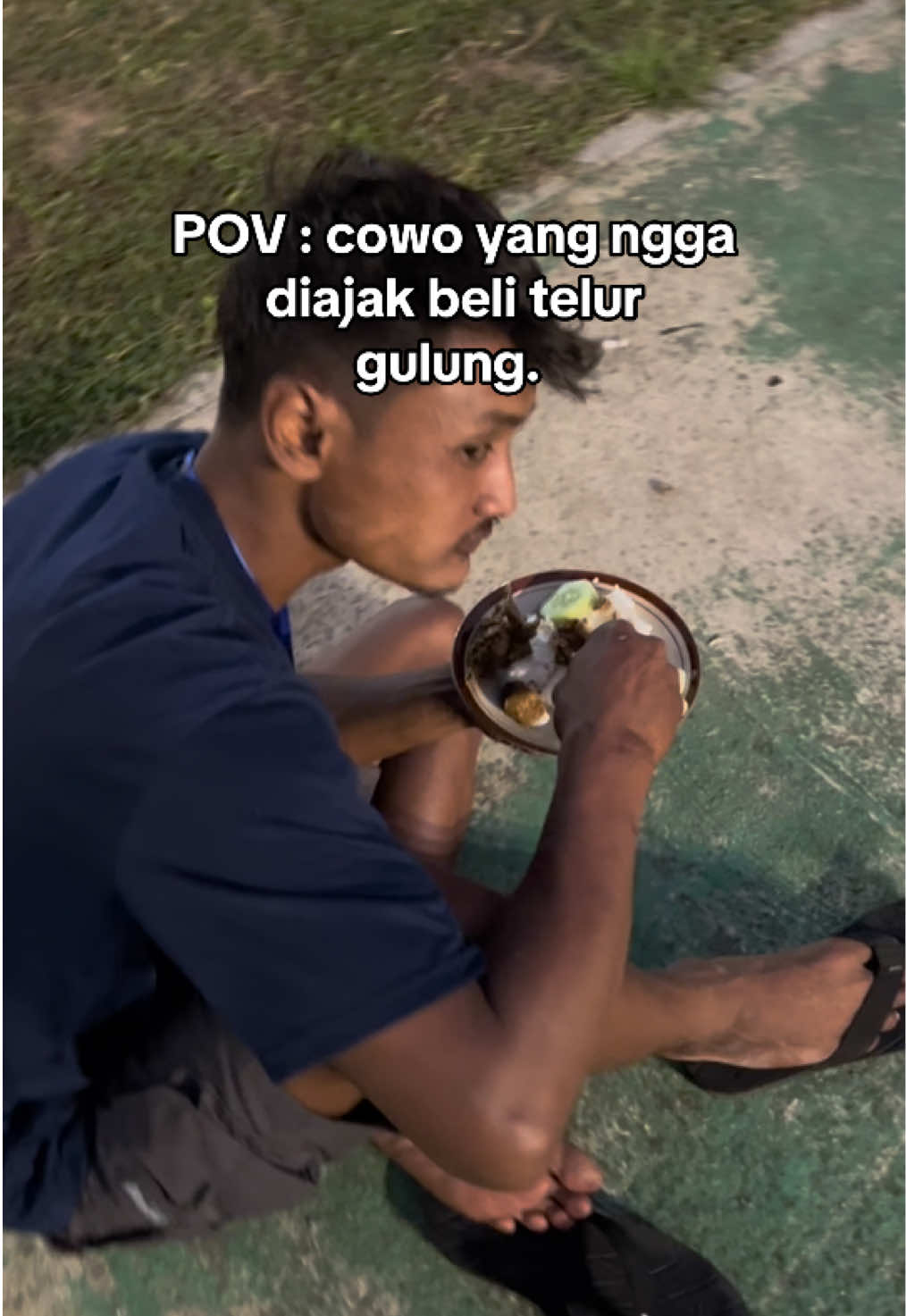 telur gulung ora marai wareg yotoooo 🤪 #telurgulung #fyp #viral #cewetelurgulung #karangtaruna #tujuhbelasagustus 