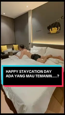 Jakarta lagi musim hujan  Enaknya kita rebahan di hotel  Aghhhh jadi betah banget ga mau keluar kamar lagi  Kalau mau staycation dg harga murah ,dan fasilitas lengkap , Mending nginep ya disini aja yaaaa 