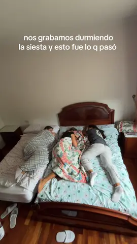 me encantan las siestas con vosotras 😍💖 #omg #miedo #sonambulo #crazy #pijamada @Isa Martinez Ciro @sandrarodrigueezz 