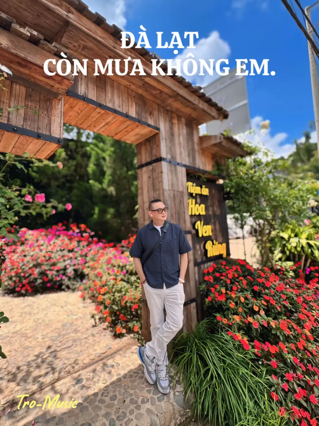 Đà lạt, thành phố ngàn hoa. Mỗi dịp ghé đến đều mang nhiều cảm xúc mới lạ & nhiều hồi ức khó quên…#jimmyvinh79 #nhachaymoingay❤️ #tromusic #tiemanhoavenrung #dalatmongmo🍓🍓🍓 