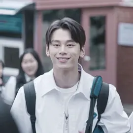 #KIMHYEON | I was so mad bcs of his screentime .. but he’s so fine in this movie 🫦  scp: delmscene tags: #chawoomin #loveuntangled #viral #fyp